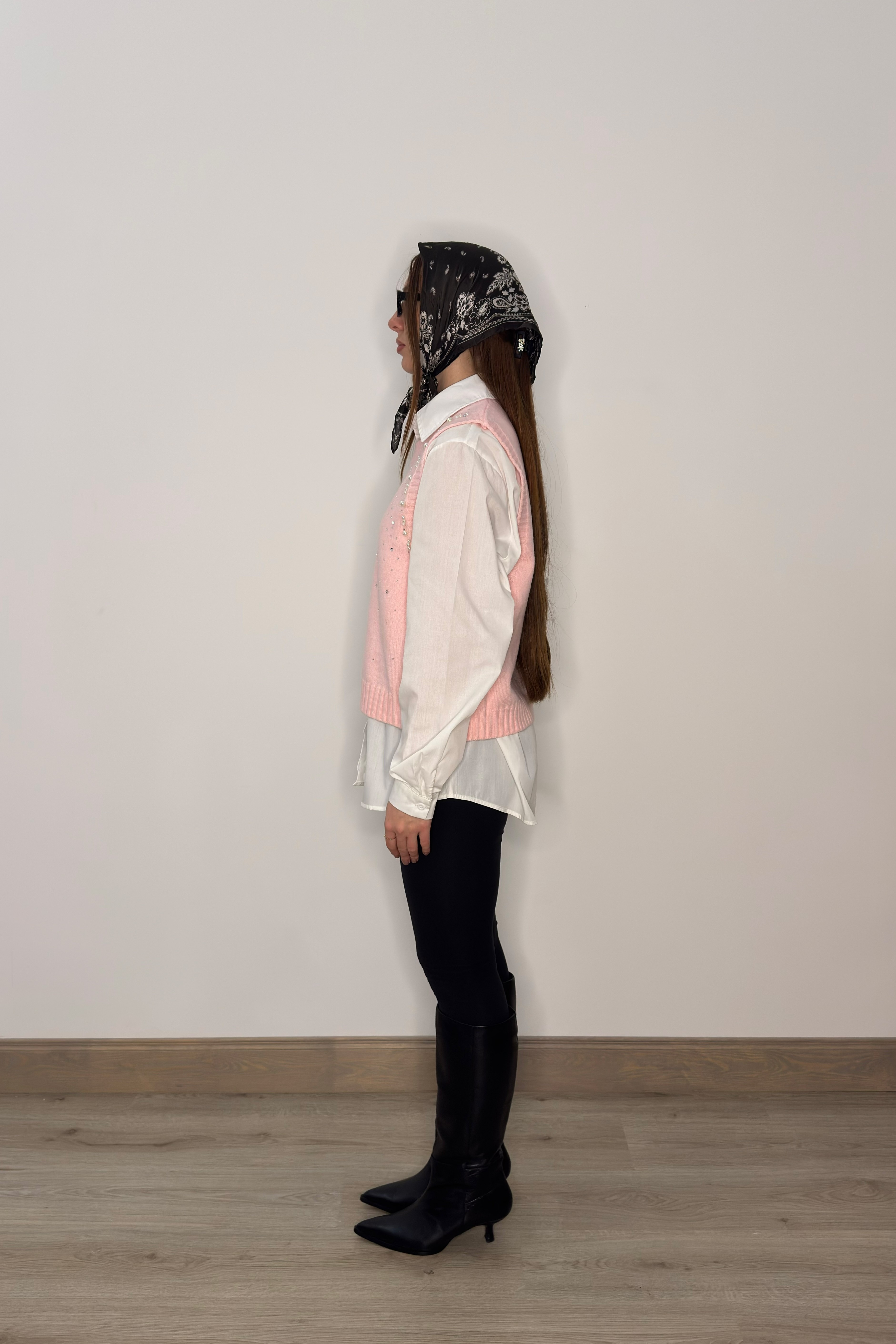 Klasisks krekls ar rozā vesti, divi vienā