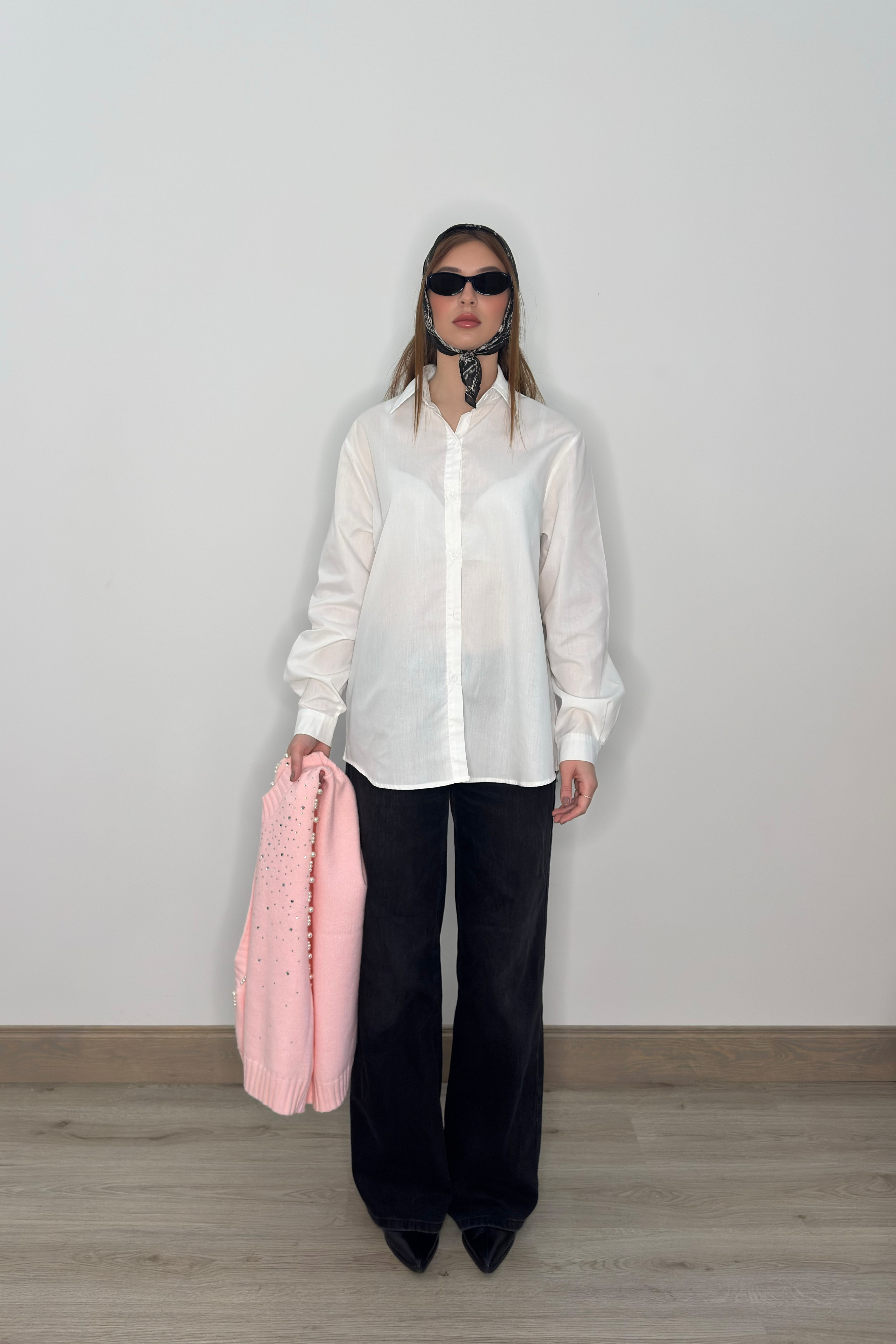 Klasisks krekls ar rozā vesti, divi vienā