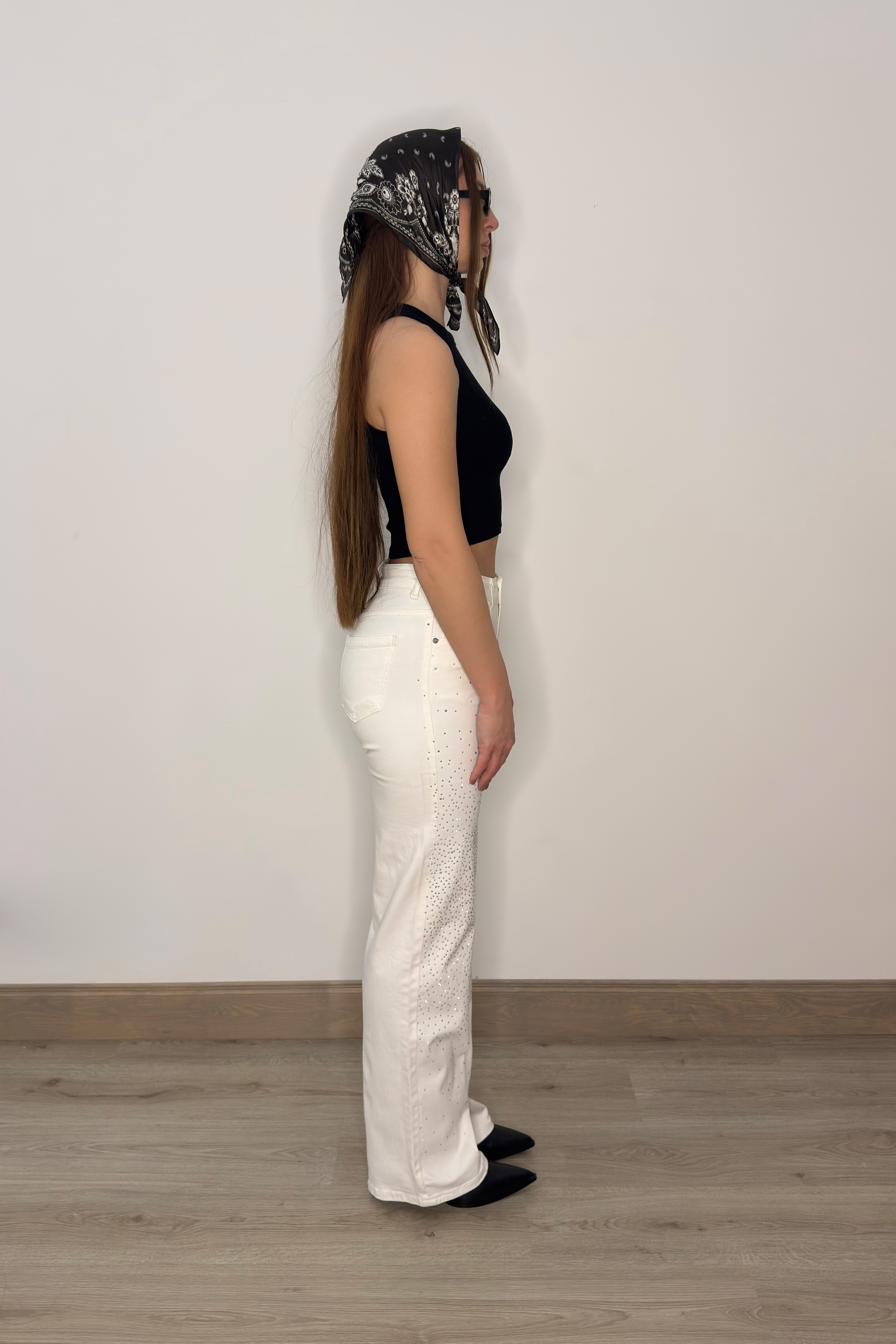 Bikses ar kristāliem