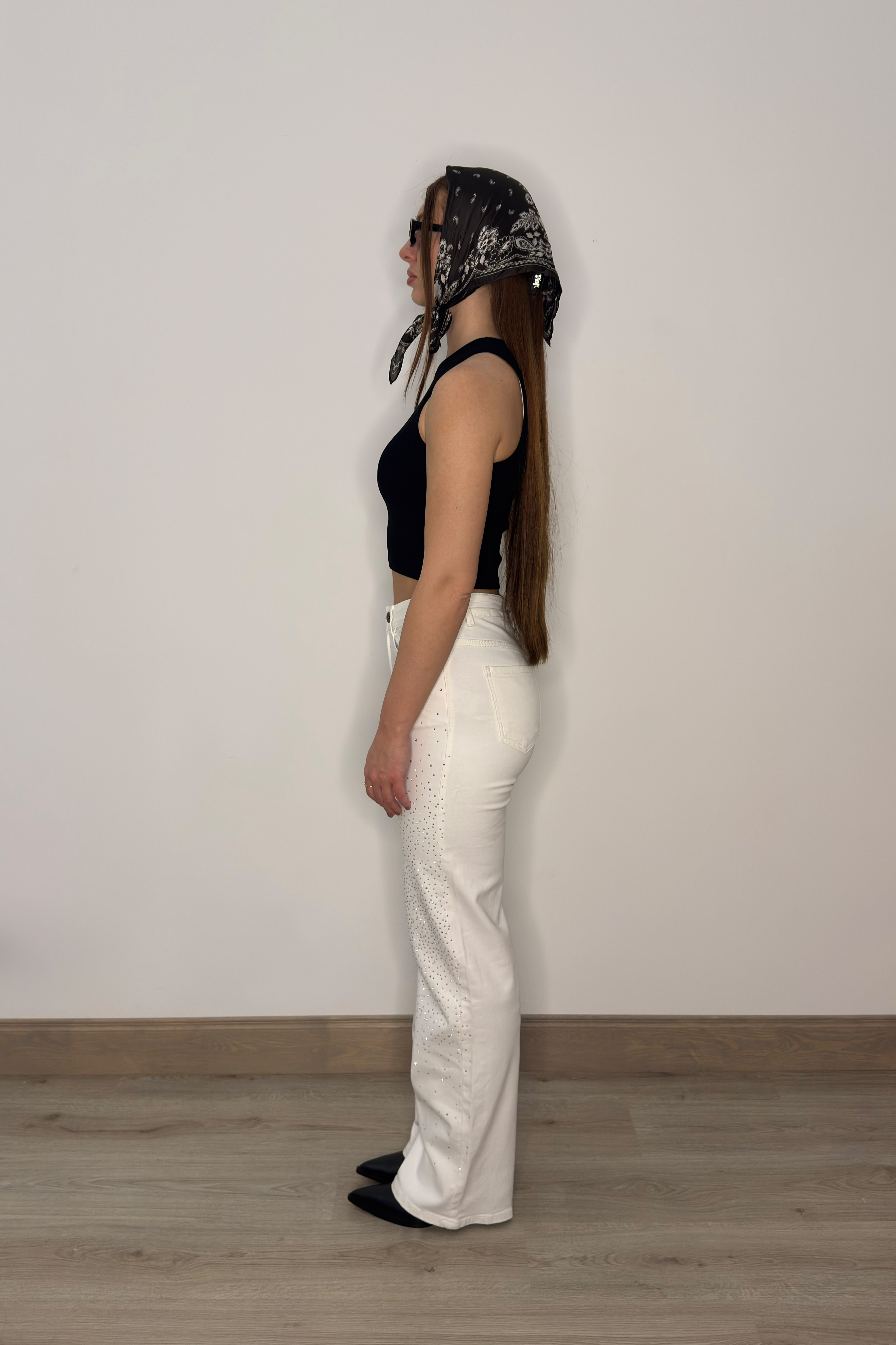 Bikses ar kristāliem