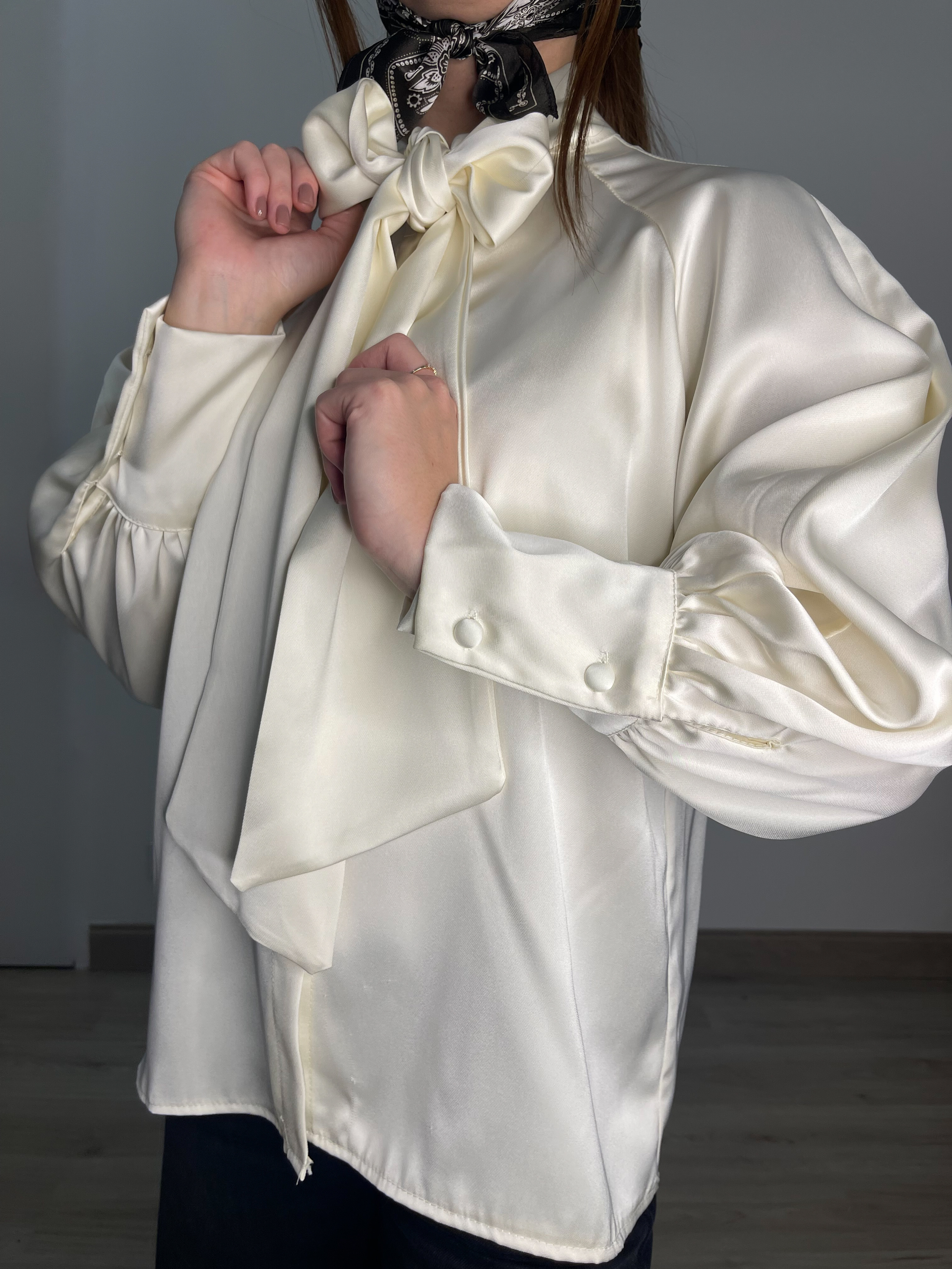 Zīda tipa blūze - krema