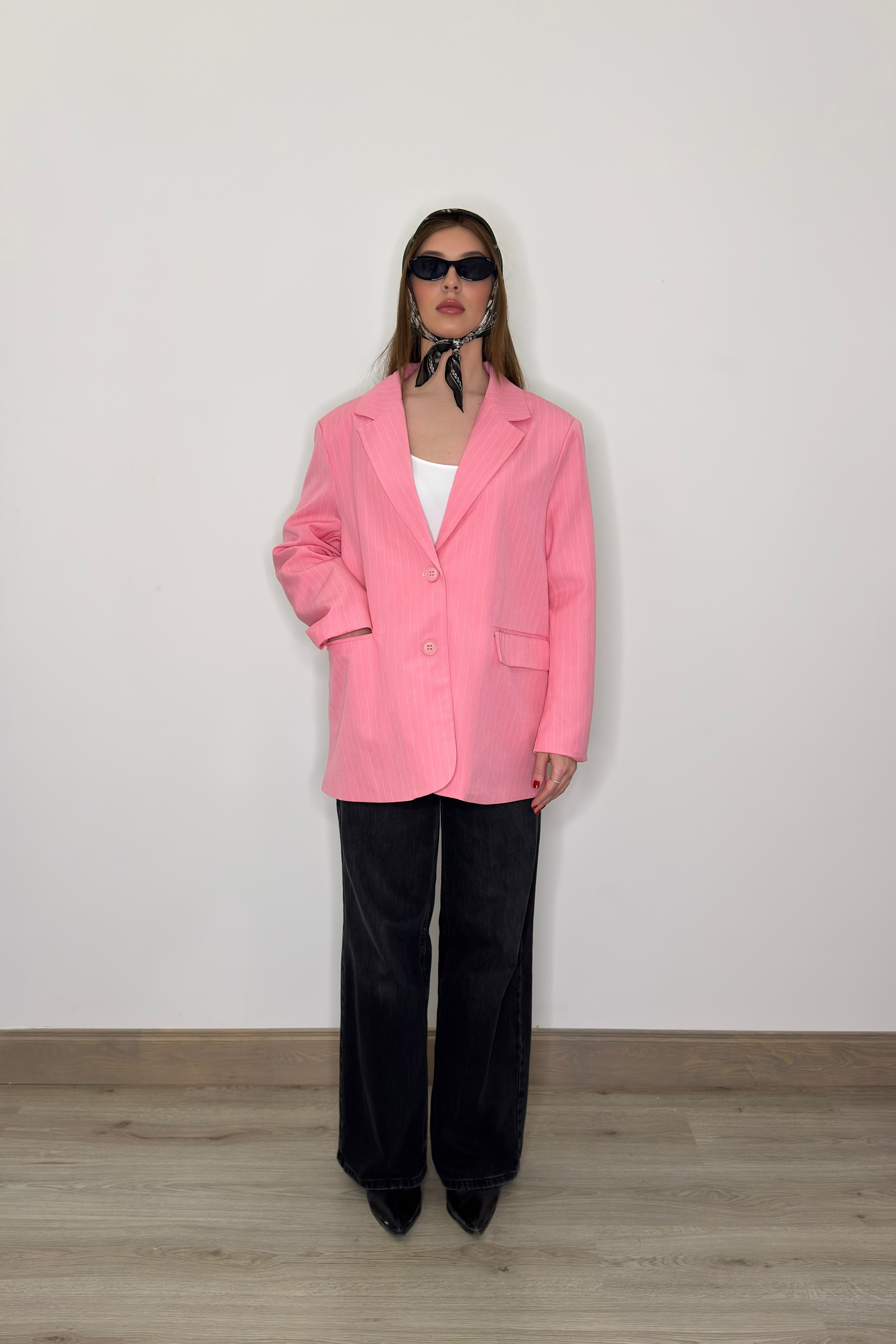 Oversize žakete ar smalkām svītrām