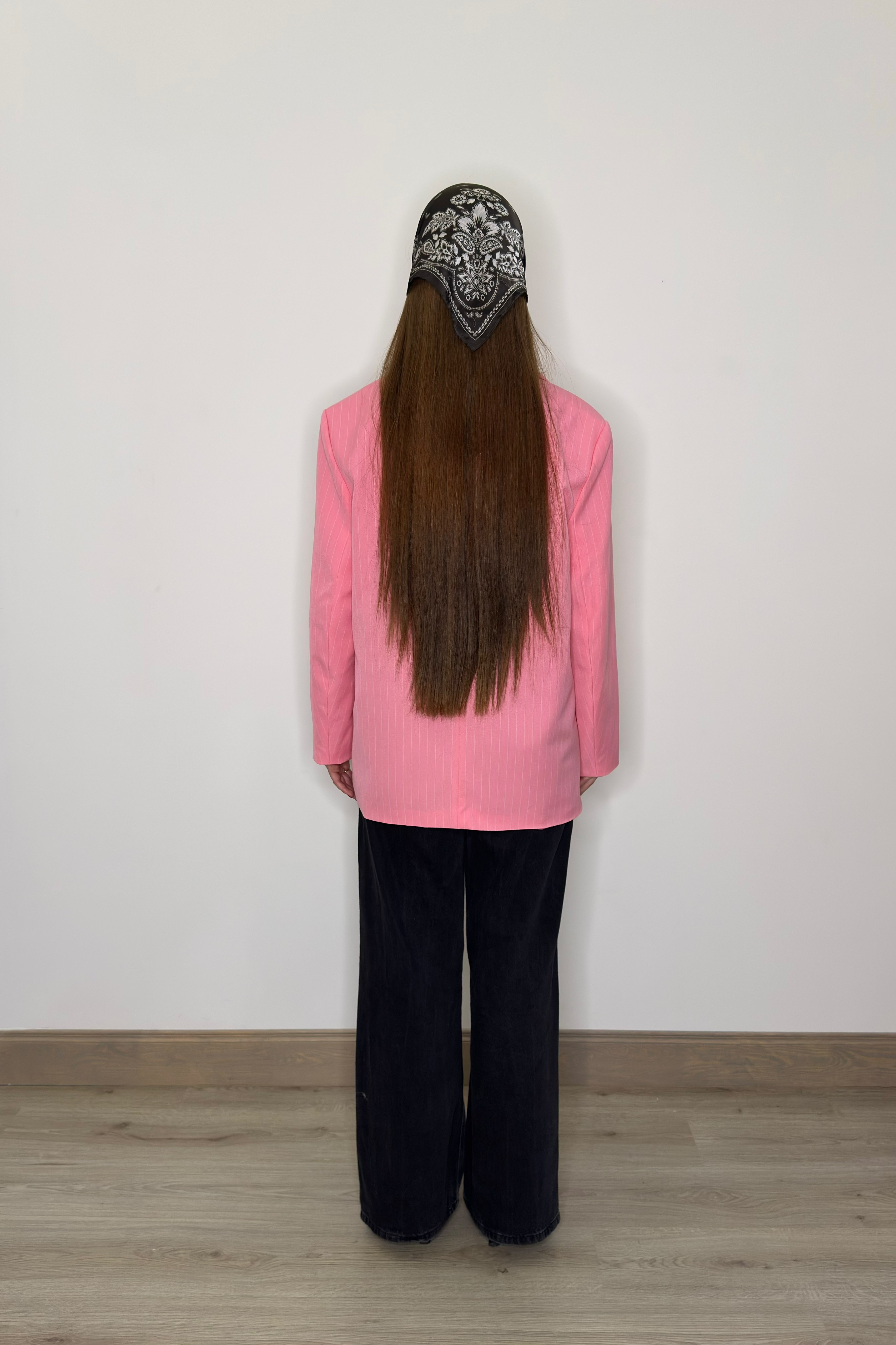 Oversize žakete ar smalkām svītrām