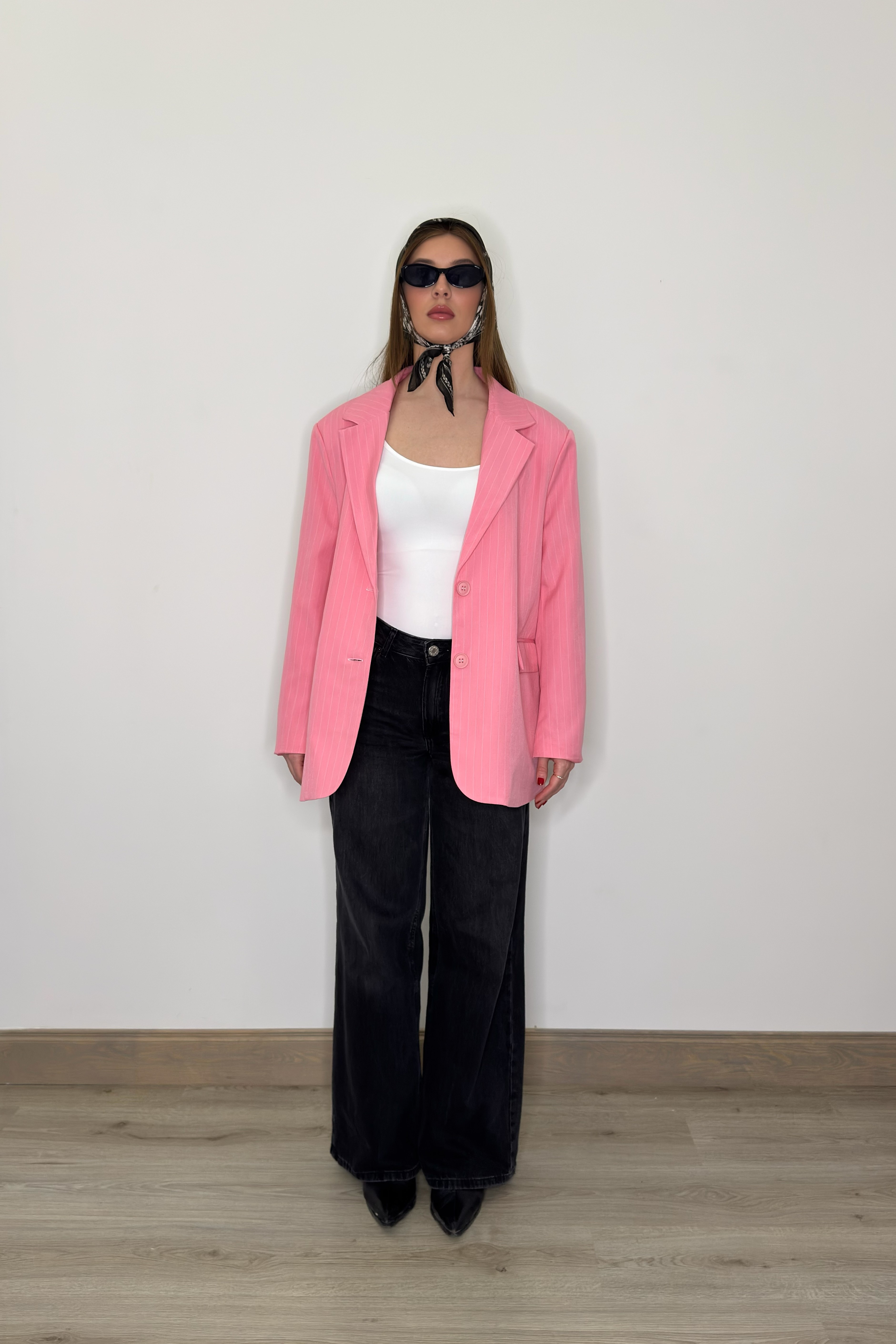 Oversize žakete ar smalkām svītrām