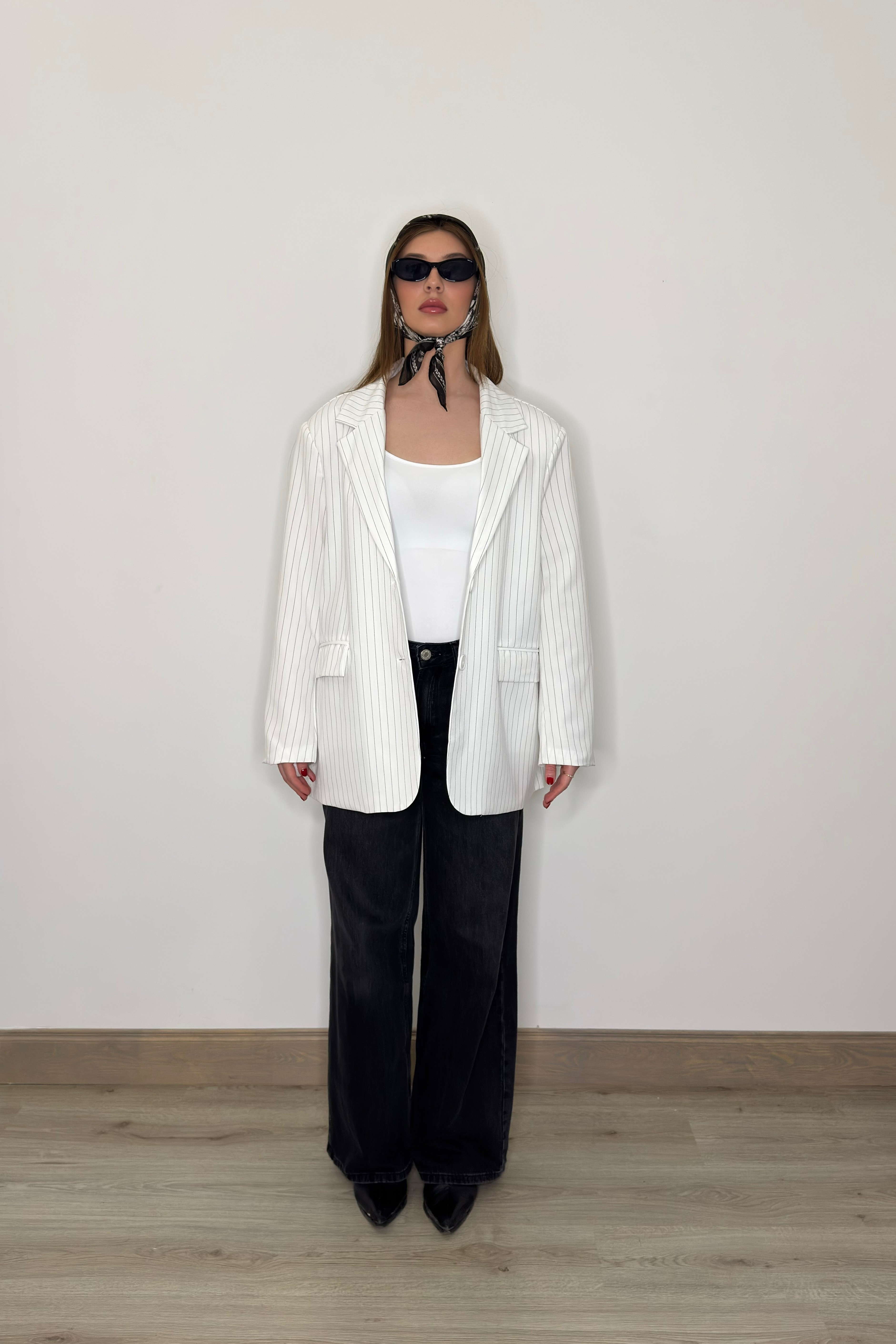 Oversize žakete ar smalkām svītrām